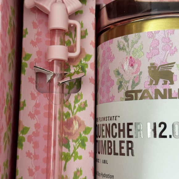 Stanley 1913 x Pink Floral
40oz Tumbler Set - Picture 6 of 6